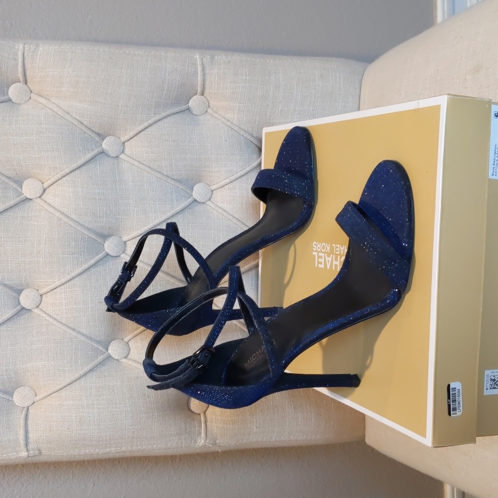 NIB Antonia Sandals by Michael Kors